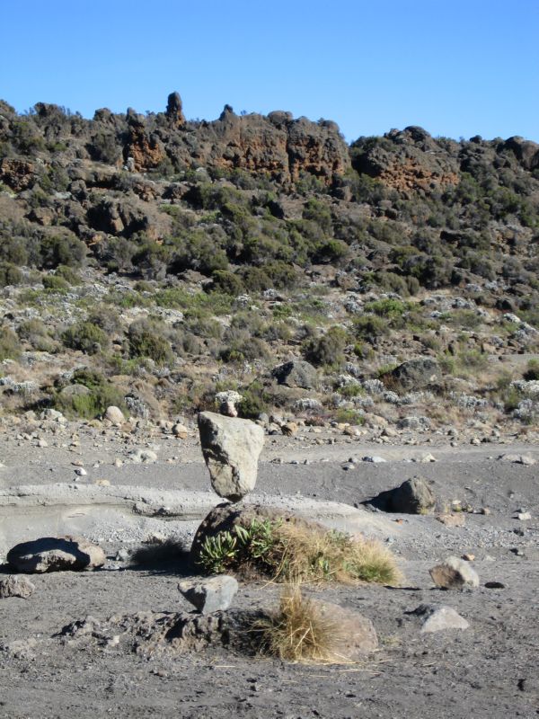 Kili (082) balance rock again